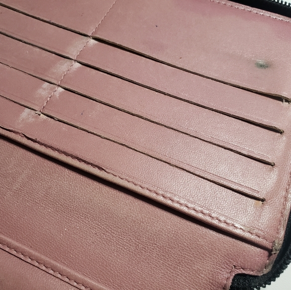 Chanel Black Camellia Embossed Zipped Wallet - Picture 15 of 16